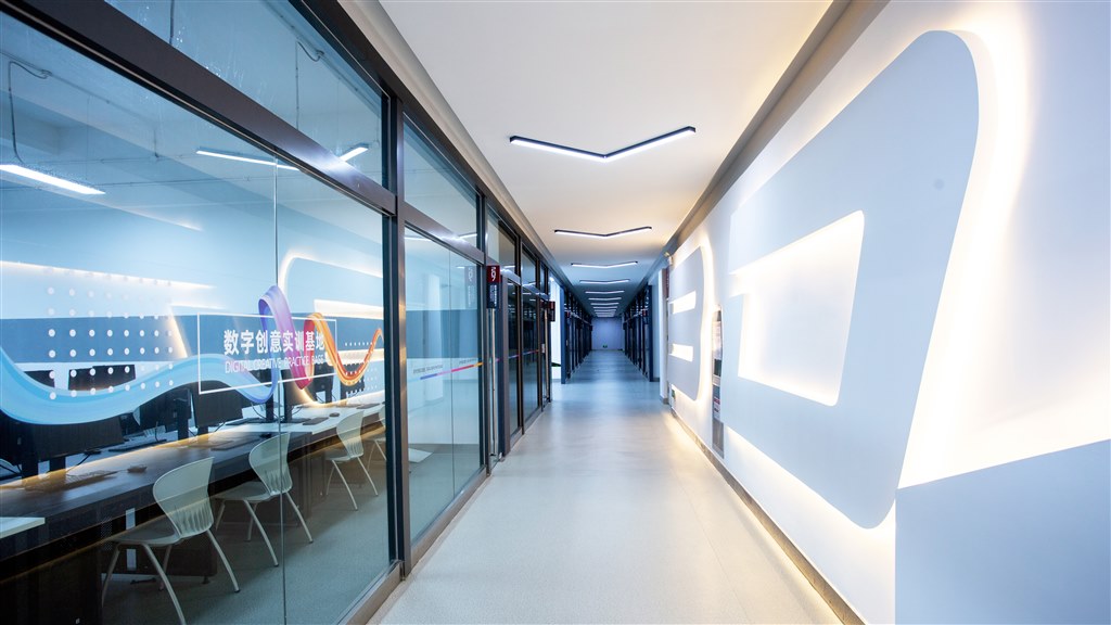 新(xīn)補拍2-數字創意(yì)實(shí)訓基地2.JPG 新補拍2-數字創意實訓基地2.JPG